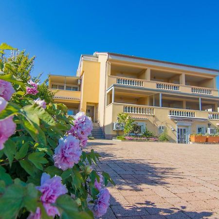 Apartments City Center Dekanic Krk Town Exterior foto