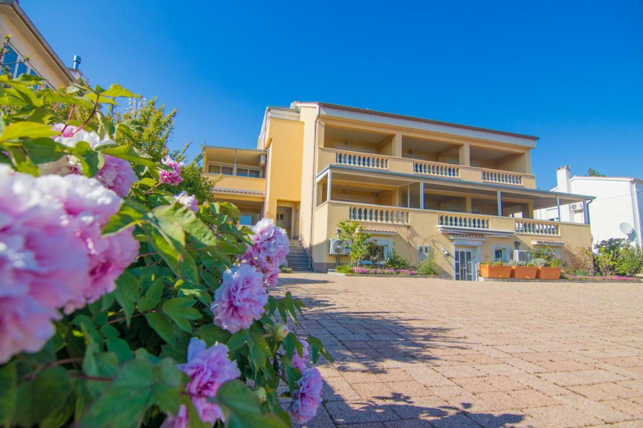 Apartments City Center Dekanic Krk Town Exterior foto